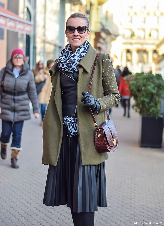 Street style moda advent Zagreb, kako kombinirati kožnu plisiranu suknju