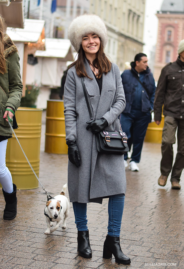 Karmen Vuković iz Dubrovnika, zimski stajling šubara, sivi kaput i čizme do gležnja, street style Zagreb. Ana Josipović blog