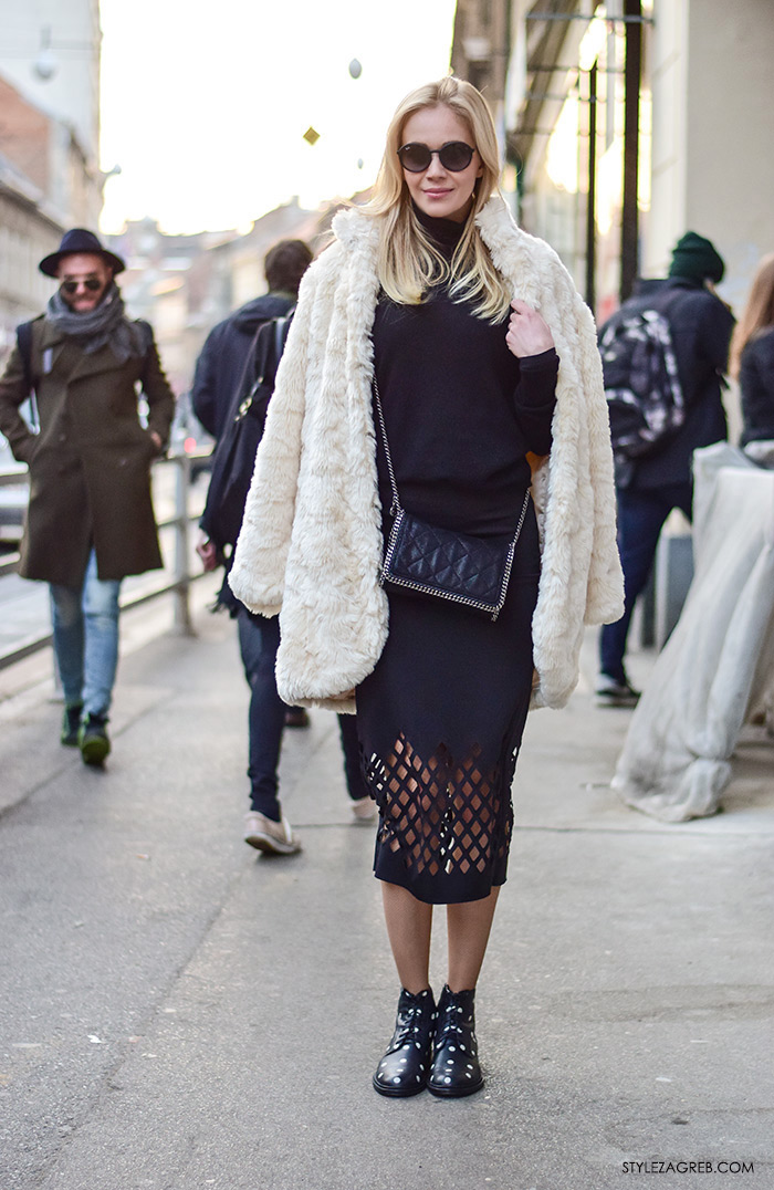 Jelena Rozga street style , krem bundica, crna midi suknja, točkaste ravne cipele