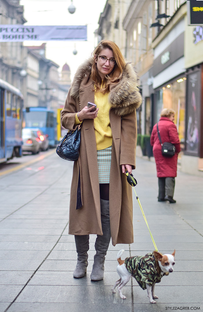 Zagreb street style moda siječanj 2016, stajling kaput u boji devine dlake, minica i čizme preko koljena, Nea Krstanović, menadžerica i dizajnerica dubrovačkih narukvica dB brand i šarmantni Stich u maskironoj jakni, odjeća za ljubimce