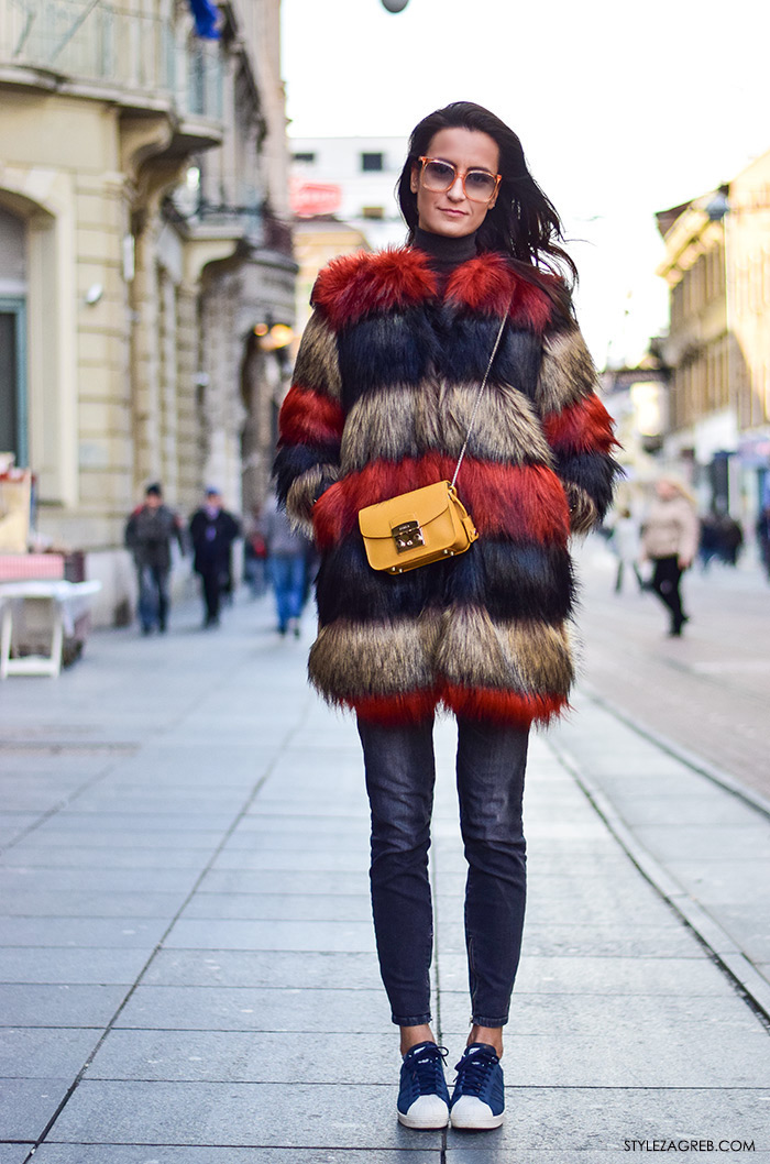 Zagreb street style moda Ilica siječanj 2016; kako kombinirati šarenu bundicu, traperice, tenisice i retro naočale, pravnica Petra Arsenali Instagram