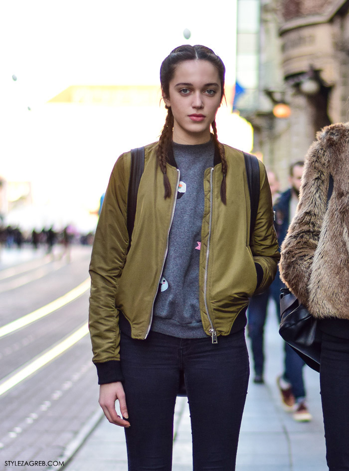 Street style moda Zagreb veljača 2016. Manekenka Magdalena May Gero, srednjoškolka. Ideje za svakodnevni stajling MODA: Kako kombinirati bomber jaknu i bijele tenisice; FRIZURA: kako isplesti pletenice