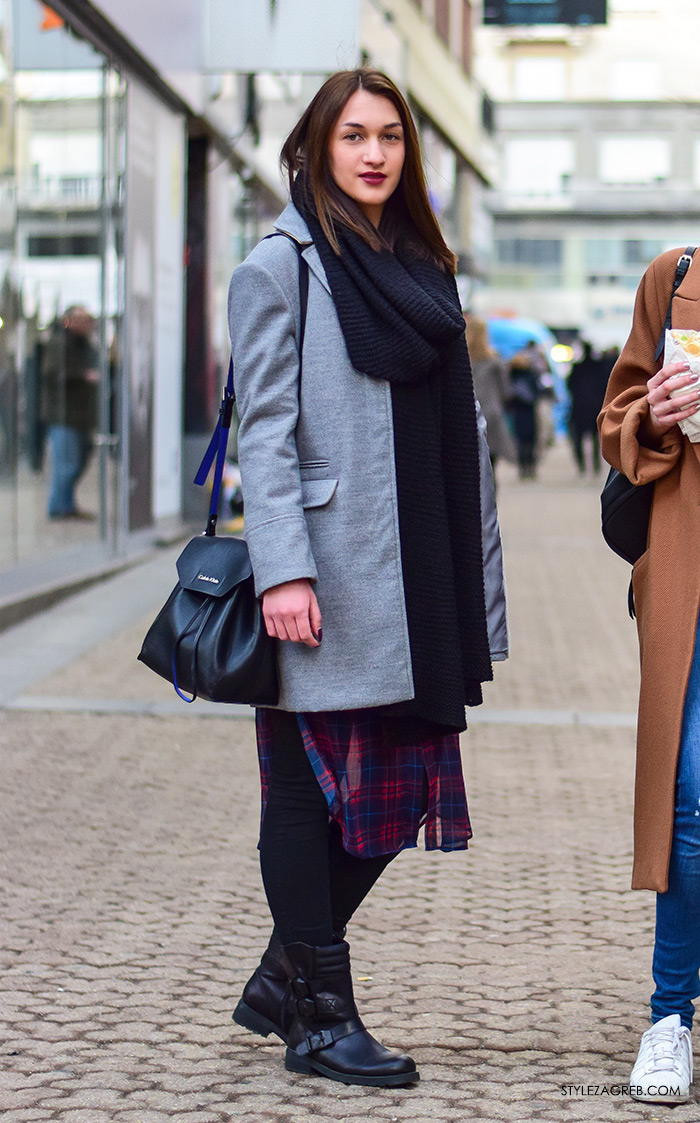 Street style Zagreb, Petra Šuljić i Donika Dedaj, urbani stajling, kako kombinirati oversized bež kaput i bijele tenisice