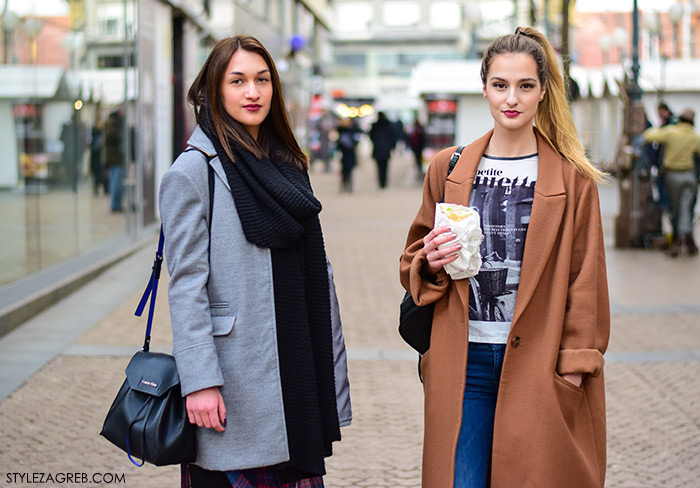 Street style Zagreb, Petra Šuljić i Donika Dedaj, urbani stajling, kako kombinirati oversized bež kaput i bijele tenisice