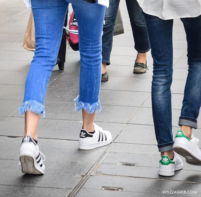 Kako kombinirati bijele tenisice 2016 Stan Smith Adidas tenisice i traperice odrzanog, cufanog ruba, street style proljetna ulična moda Zagreb