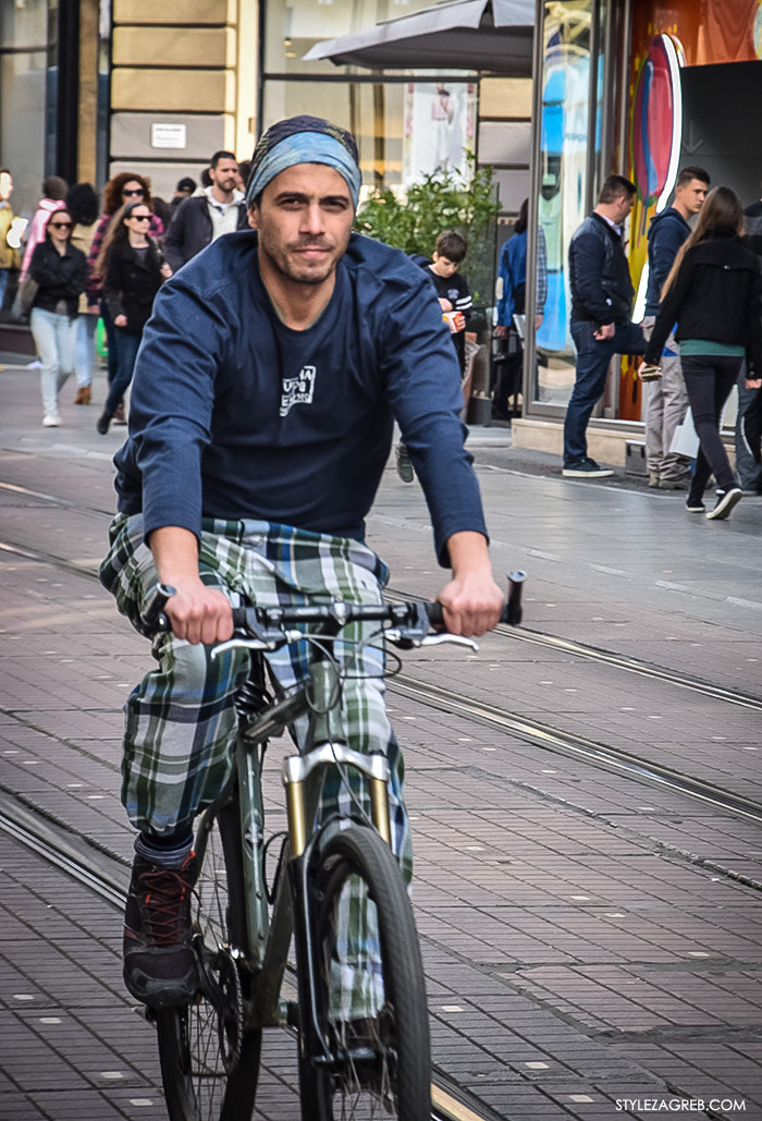 Zagreb street style proljeće ulična moda dečki, casual muška moda na biciklu Ilica