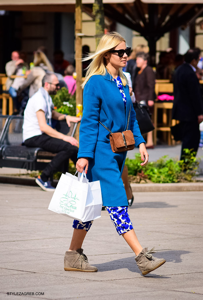cro moda street style zagreb danas, Karla Anić ulični stil Zara popularna torba i plavi kaput, žena ulična moda fashion hr zagrebačka špica modne kombinacije trend portal zena hr