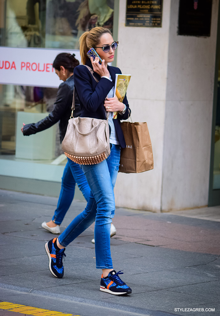 kako nositi dizajnerske tenisice, Alexander Wang torbu sa zakovicama i moderne sunčane naočale, stylish vlasnica Oranž bara cro moda street style zagreb žena ulična moda proljeće fashion hr zagrebačka špica modne kombinacije trend portal zena hr