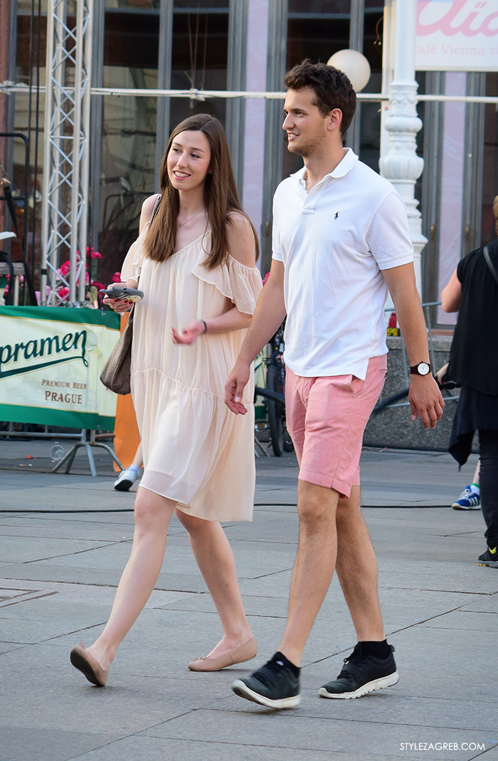 street style Zagreb Cest is d'Best program, ulična moda zagrebačka špica subota proljetna ženska moda mini haljine, off shoulder gola ramena haljina, muška moda roza bermude