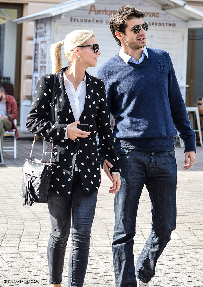 Par ženska muška moda jesen 2016 street style Zagreb ulična moda modna kombinacija žene: crni sako sa zvjezdicama, bijela košulja. Muška kombinacija: plava vesta i traperice