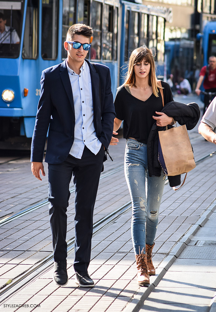 Par ženska muška moda jesen 2016 street style Zagreb ulična moda modna kombinacija crni top i poderane traperice, sako i plava košulja