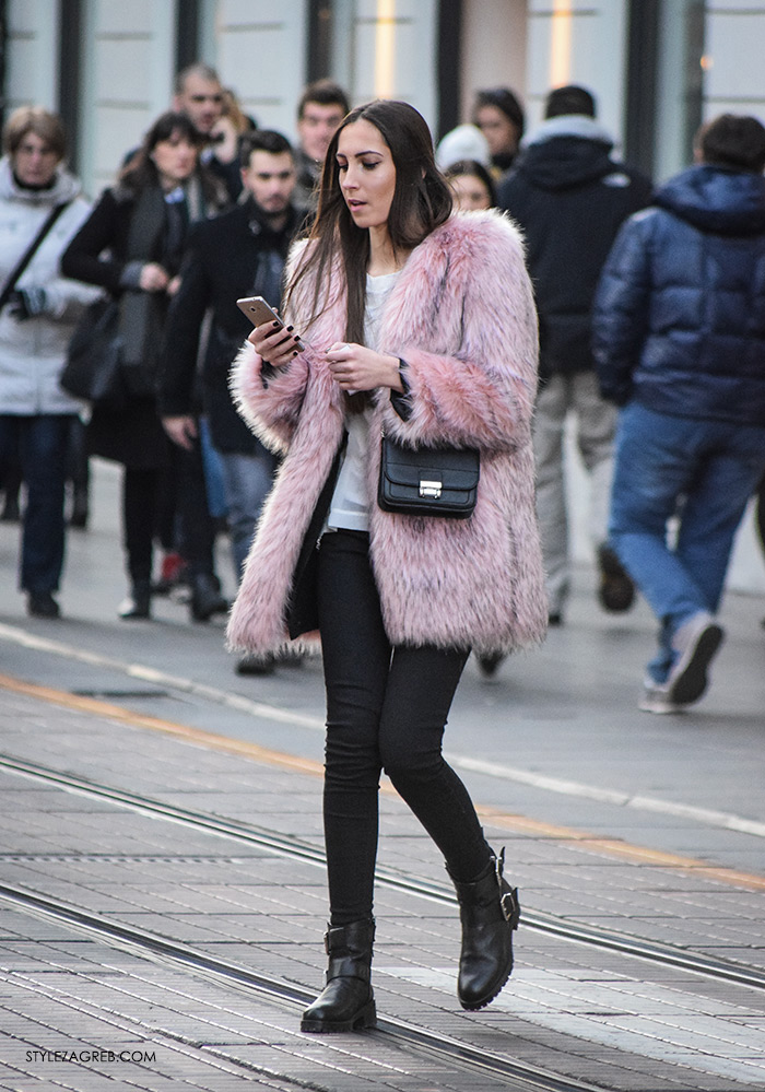 Bundice: Kakvi modeli i krojevi se nose u Zagrebu, new faux fur coats and how fashion blogger wear them, stylish womens fashion, pink faux fur coat, bundice od umjetnog krzna street style Zagreb moda zima 2017, roza crna zelena bundica kako kombinirati