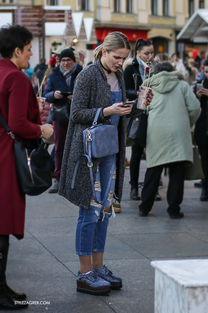 Street style Zagreb: ulična moda druga adventska subota šica Advent u Zagrebu, 3.12.2016. kakvi outfiti se nose zimska ženska moda traperice na tregere, choker, traper cipele s debelim potplatom