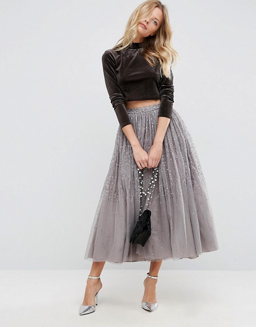 Ova divna tulle suknja prošivena šljokicama. Gdje kupiti midi skuknju od tila, ženska svečana moda