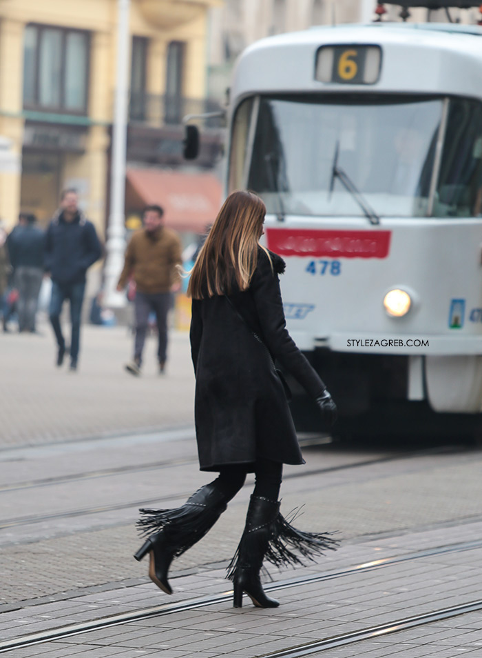 street style Zagreb Croatia zagrebačka špica subota zimska moda žene hr Valentinovo, što odjenuti, visoke čizme s dugim resama