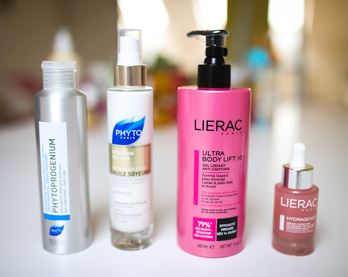 Lierac Ultra Body Lift 10 zaglađujući gel za tijelo, 360,85 kn; Lierac Hydragenist serum za sve tipove kože 421,12 kn; Phyto lagano mliječno ulje za kosu Soyeuse 263,34 kn; Phyto Phytorogenium šampon za uravnoteživanje flore vlasišta, 117,37 kn