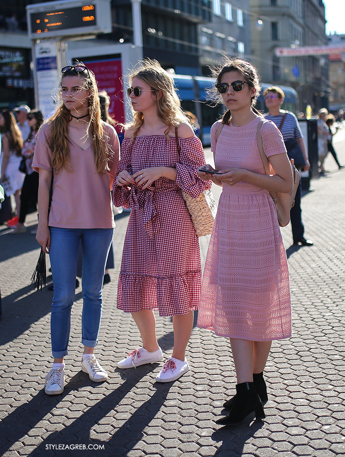 Roza boja voli street style: Hit boja osvojila ulicu | Style Zagreb, Street style Zagreb kako nositi roza boja stajling kombinacija roza haljina od čipke off shoulder top