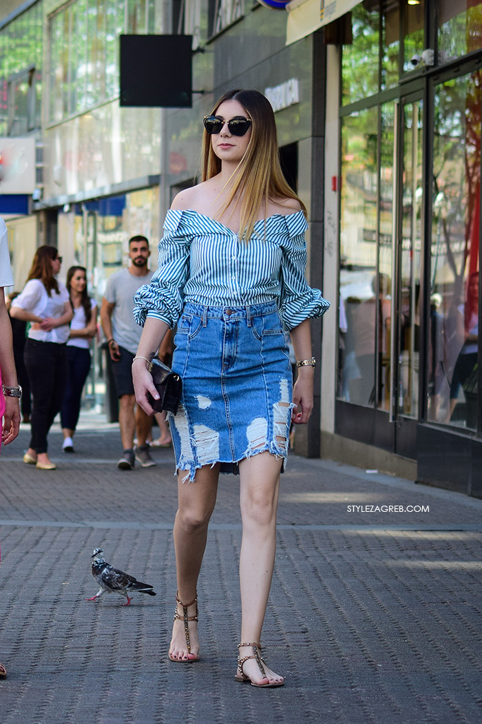 Street Style Zagreb HIT STYLING: Nosi se... najzavodljivija košulja ikad! Trend koji upravo jača u uličnoj modi su košulje s proširenim ovratnikom zbog čega su izraženije dekoltirane. Zara prugasta košulja