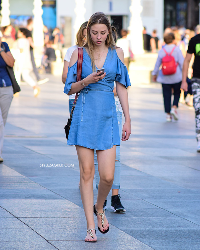 Street Style Zagreb Ljetni Traper Raport street style 2017 lijepa djevojka traper haljina otvorenih ramena