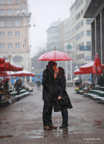 Fotka jednog poljupca na Trgu, crveni ruž i totalno romantična priča