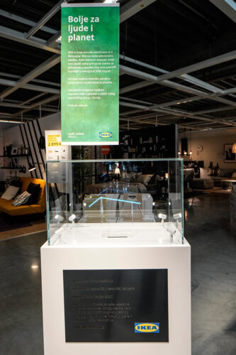 IKEA u muzejskoj vitrini izložila posljednji primjerak “slamčikus plastikus”