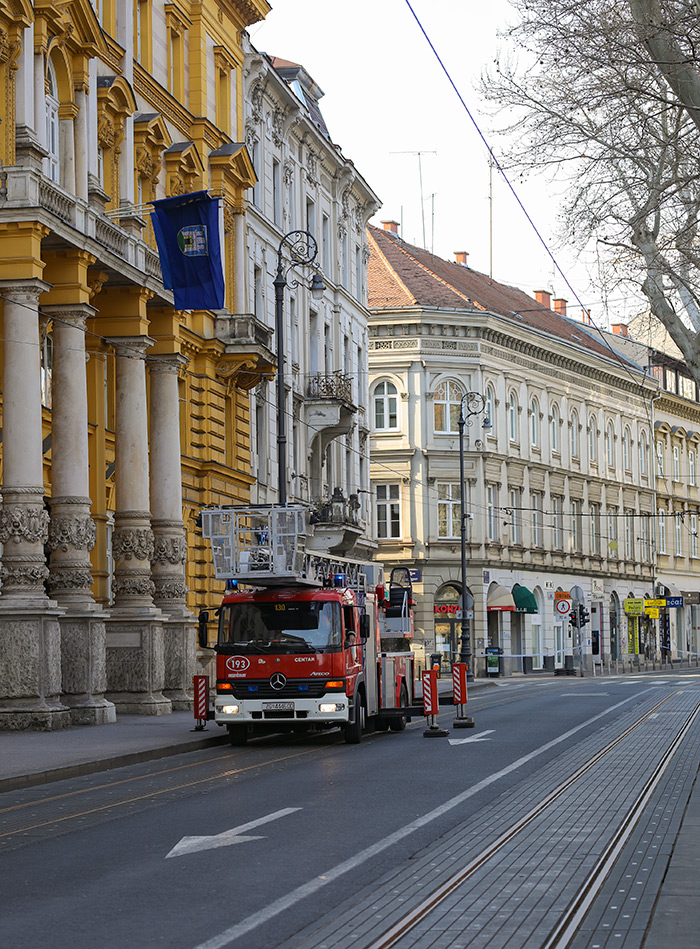 koronavirus potres Zagreb fotke fotografije nakon potresa zagrebački vatrogasci špica