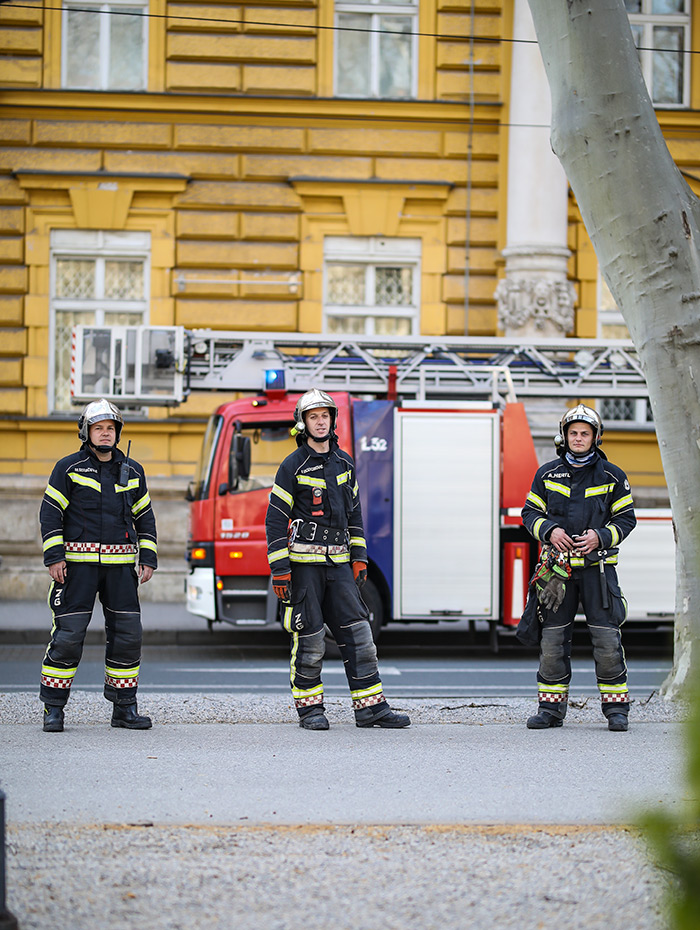 koronavirus potres Zagreb fotke fotografije nakon potresa vatrogasci