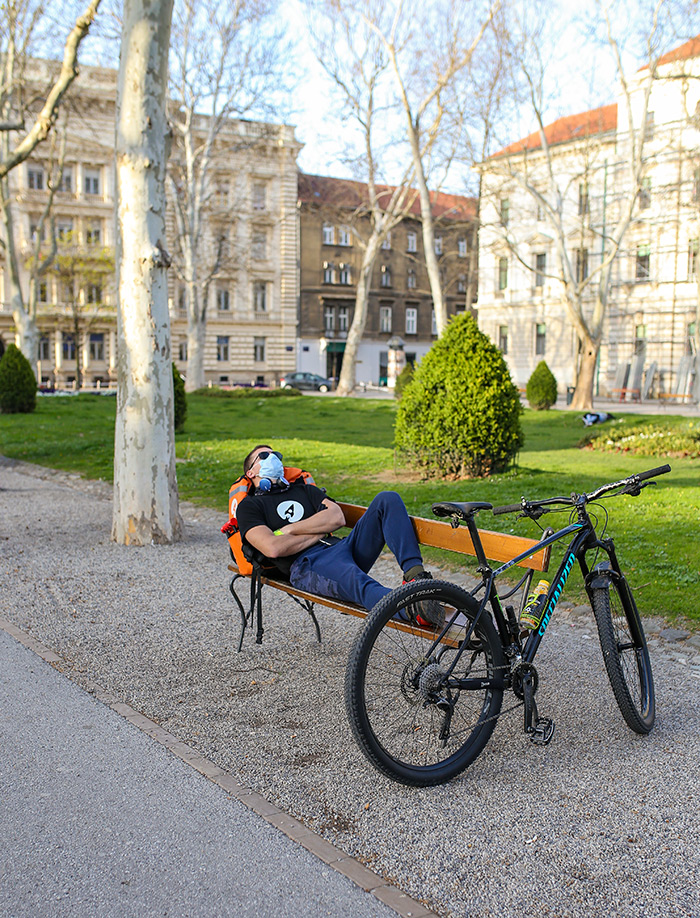 koronavirus potres Zagreb fotke fotografije nakon potresa dostavljač hrane