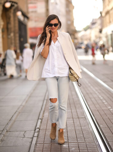 Bijeli traper je street style esencija za kraj ljeta