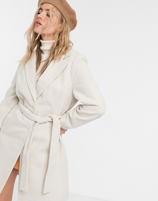 kako kombinirati bijeli kaput asos zara h&m kaput moda zima womens fashion gdje kupiti karirani kratki kaput 