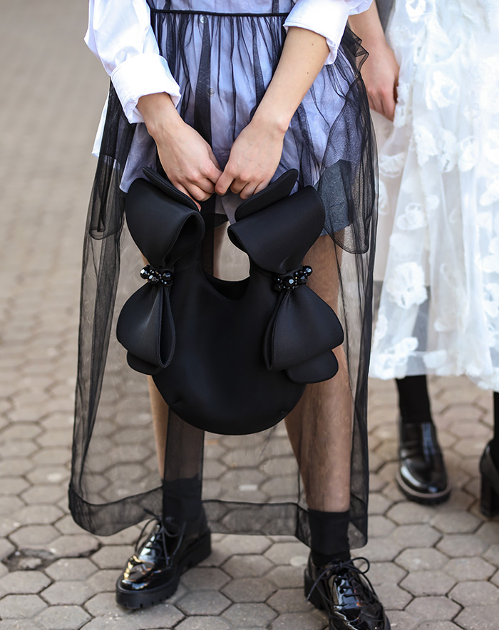 Kreacije Simone Rocha x H&M street style moda na ulicama Zagreba. Isprobali smo, pogledajte! Foto: Ana Josipović i Slavica Josipović, dubrovačke studentice Brigita Siništaj i Magdalena Filipović Srhoj