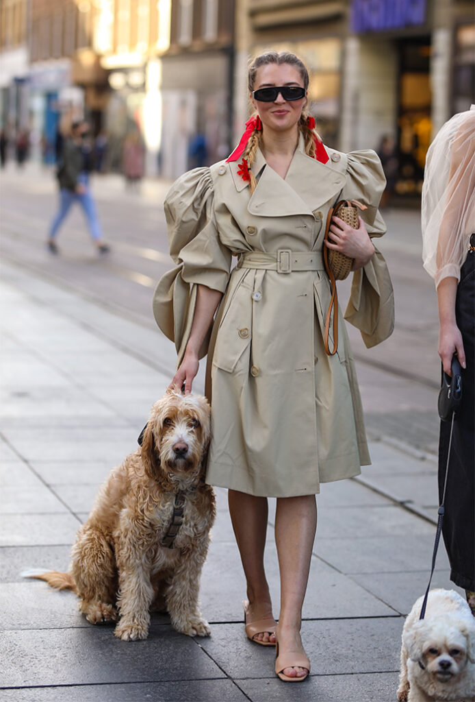 Kreacije Simone Rocha x H&M street style moda na ulicama Zagreba. Isprobali smo, pogledajte! Foto: Ana Josipović i Slavica Josipović, dubrovačke studentice Brigita Siništaj i Magdalena Filipović Srhoj