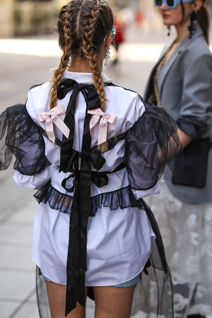 Kreacije Simone Rocha x H&M street style moda na ulicama Zagreba. Isprobali smo, pogledajte! Foto: Ana Josipović i Slavica Josipović, dubrovačke studentice Brigita Siništaj i Magdalena Filipović Srhoj