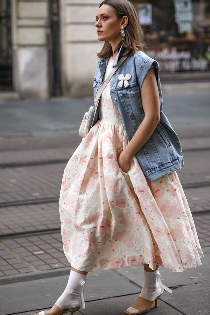 Kreacije Simone Rocha x H&M street style moda na ulicama Zagreba. Isprobali smo, pogledajte! Foto: Ana Josipović i Slavica Josipović, kiparica i dizajnerica Karla Ljubičić