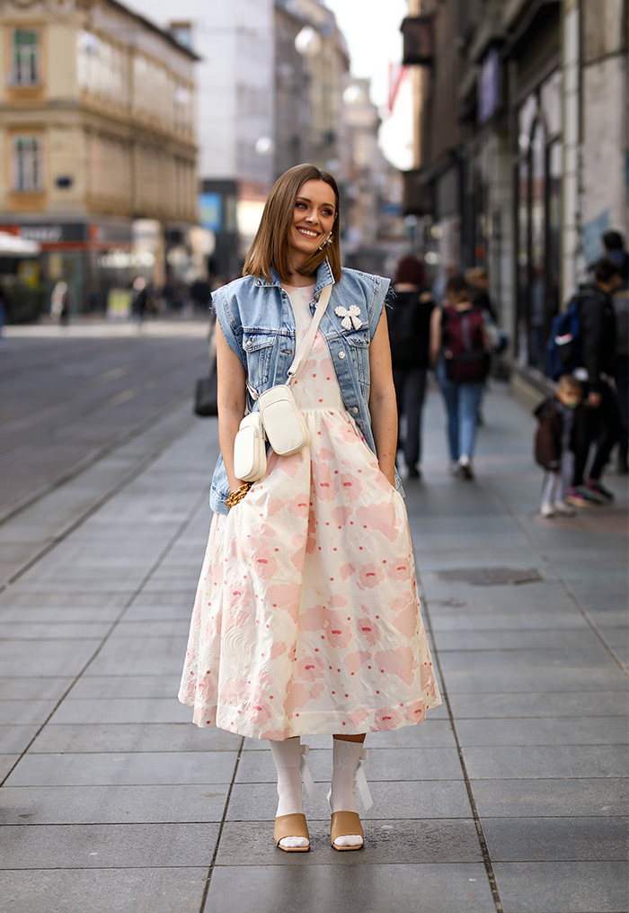 Kreacije Simone Rocha x H&M street style moda na ulicama Zagreba. Isprobali smo, pogledajte! Foto: Ana Josipović i Slavica Josipović, kiparica i dizajnerica Karla Ljubičić