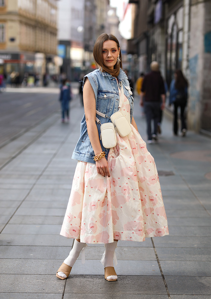 Kreacije Simone Rocha x H&M street style moda na ulicama Zagreba. Isprobali smo, pogledajte! Foto: Ana Josipović i Slavica Josipović, kiparica i dizajnerica Karla Ljubičić