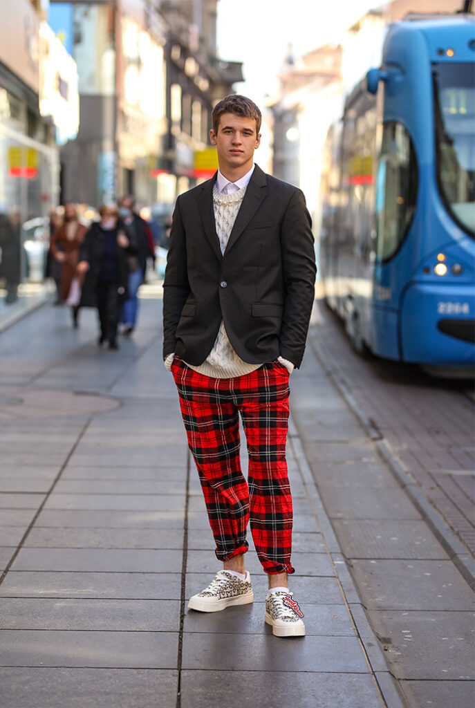 Kreacije Simone Rocha x H&M street style moda na ulicama Zagreba. Isprobali smo, pogledajte! Foto: Ana Josipović i Slavica Josipović, student Lovro Tovernić muška moda