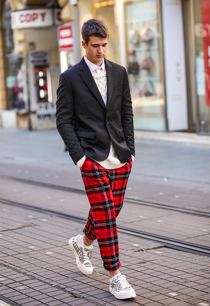 Kreacije Simone Rocha x H&M street style moda na ulicama Zagreba. Isprobali smo, pogledajte! Foto: Ana Josipović i Slavica Josipović, student Lovro Tovernić muška moda