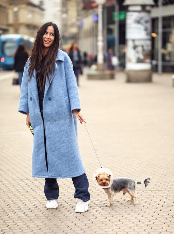 kako nositi svijetlo plavi kaput street style moda zagreb Deniss Grgić