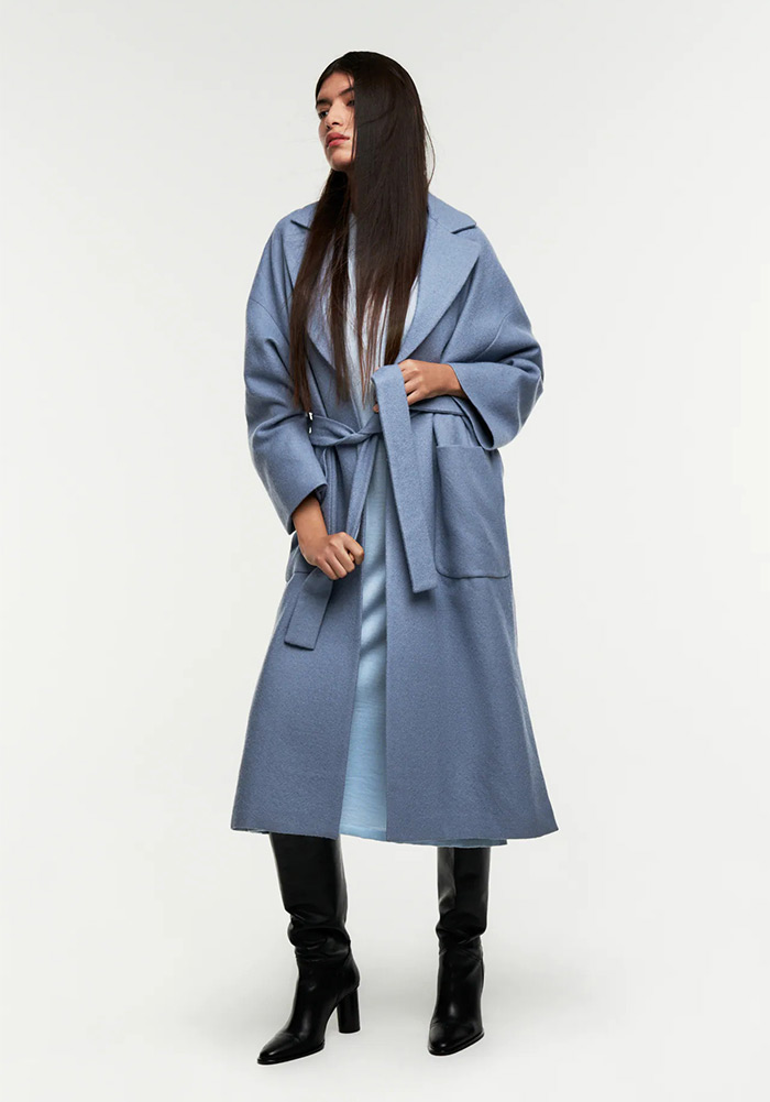 svijetlo plavi kaput street style moda Zara