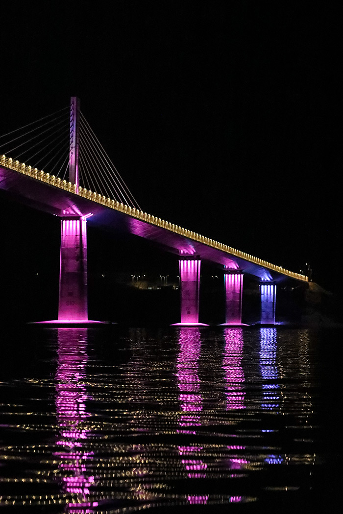 Svjetlosni spektakl Pelješkog mosta